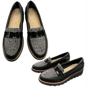 Clarks Women's Elegant Black and Gray Flats S6